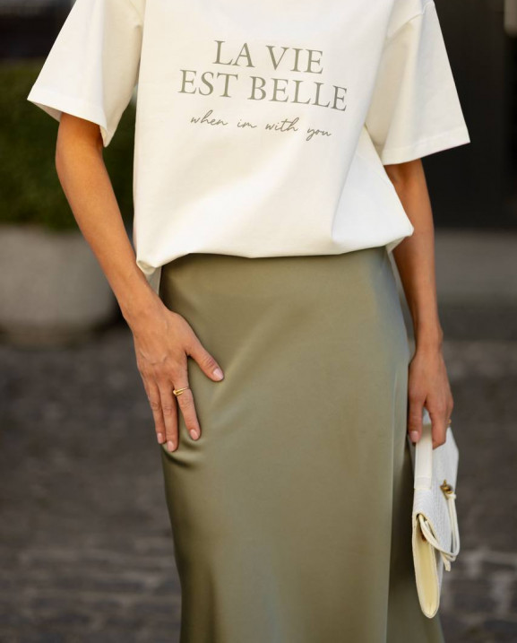 29 футболка молочна La vie est belle